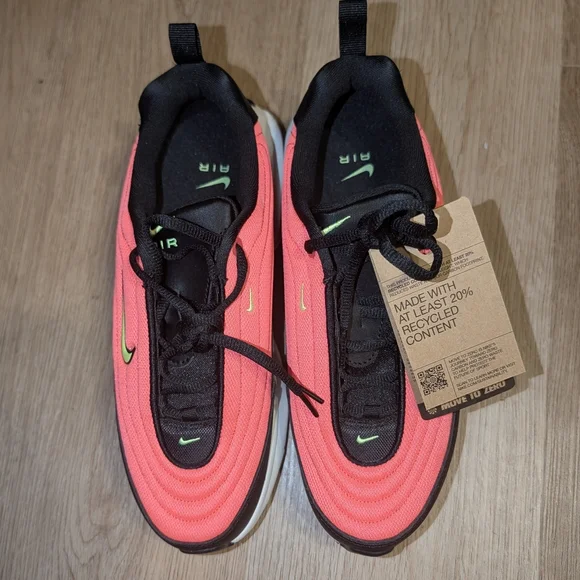 Nike Air Max Portal Women's sz 9 in Black, Volt & Hot Punch - Picture 2 of 15